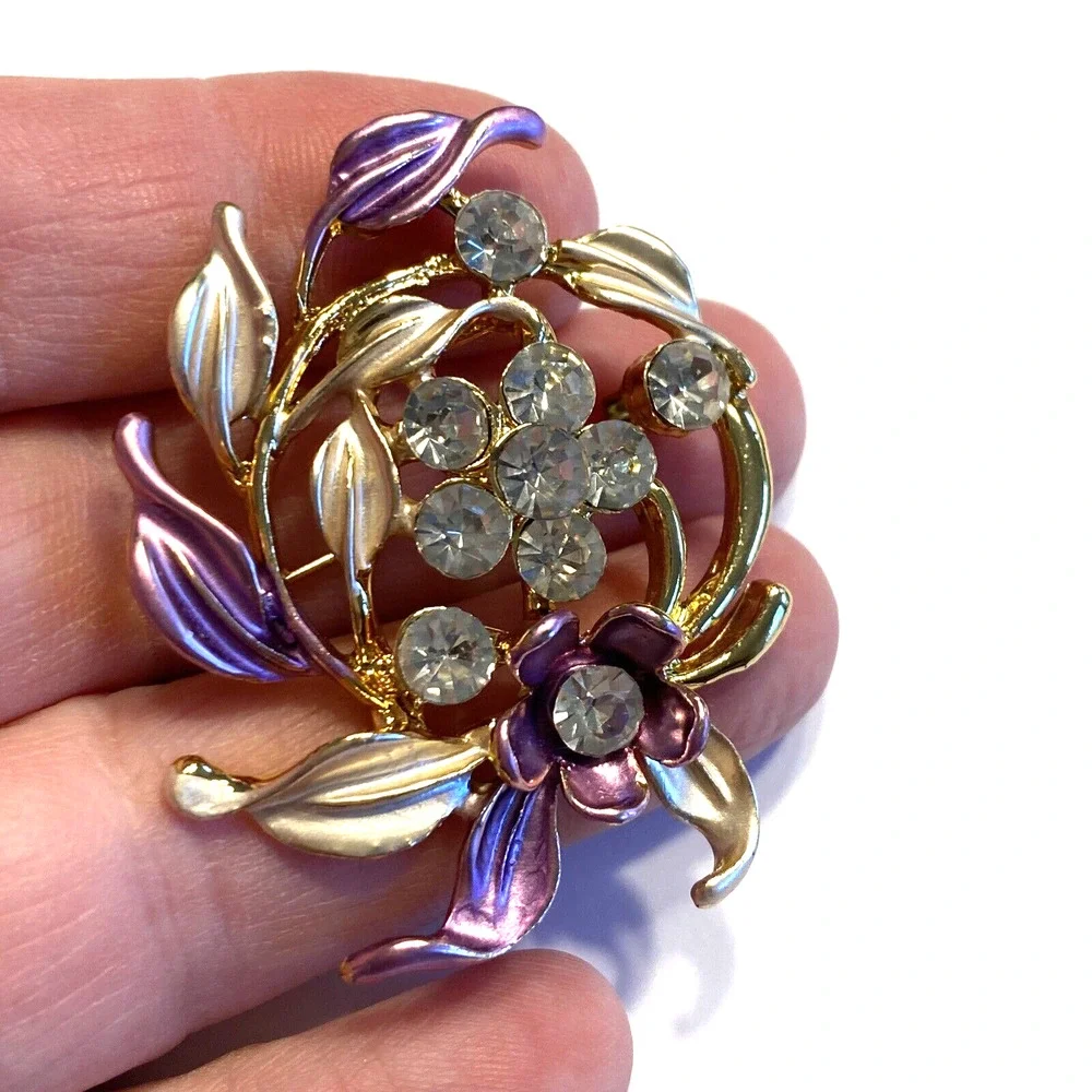 Vintage inspired flower brooch goldtone pink & silver wash white rhinestones